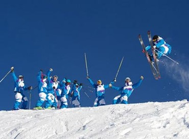 Summit ski school team