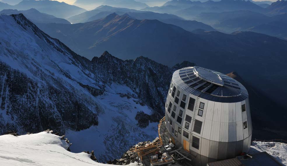 Refuge De Gouter, a state of the art ski hut in Chamonix